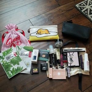 Beauty Samples/Make Up Bags